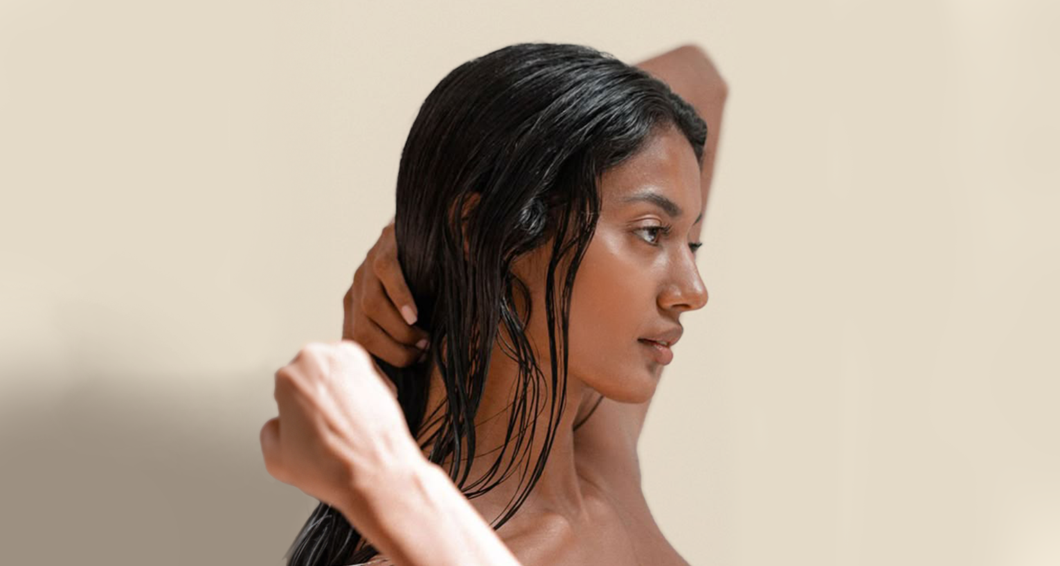 8 Tips for a Frizz Free Monsoon ⛈️🌦️